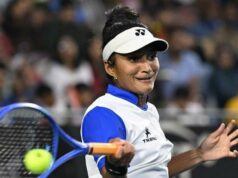 ITF Bengaluru Open: Jogadores correm para se proteger enquanto as abelhas enxameiam o estádio ITF Bengaluru Open: Jogadores correm para se proteger enquanto as abelhas enxameiam o estádio