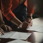 Cartas legais sendo assinadas. Illinois Gaming Board envia mais de 60 cessar-e-desistir para plataformas de sorteios ilegais