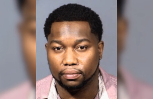 Ilusionista do Mississippi condenado a uma década de prisão em Iowa após anos trapaceando em cassinos Ilusionista do Mississippi condenado a uma década de prisão em Iowa, após anos trapaceando em cassinos. Foto de Shaun Joseph Benward