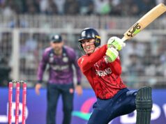Inglaterra vence a Escócia e conquista a primeira vitória sobre um país europeu em Copas do Mundo T20 Inglaterra vence a Escócia e conquista a primeira vitória sobre um país europeu em Copas do Mundo T20