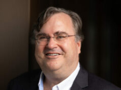 Iowa Dem aceita US $ 250 mil do bilionário vinculado a Epstein que ficou em Townhouse e voou para a ilha Iowa Dem aceita US $ 250 mil do bilionário vinculado a Epstein que ficou em Townhouse e voou para a ilha