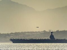 Irã abalado por novos protestos, enquanto Trump ameaça ataques por causa do acordo nuclear O porta-aviões norte-americano USS Gerald Ford atravessou o Estreito de Gibraltar há poucos dias, a caminho do Médio Oriente.