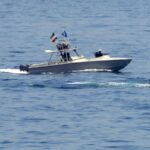 O ministro das Relações Exteriores iraniano, Abbas Araghchi, fala durante uma reunião bilateral entre a Suíça e o Irã, em Genebra, na terça-feira.