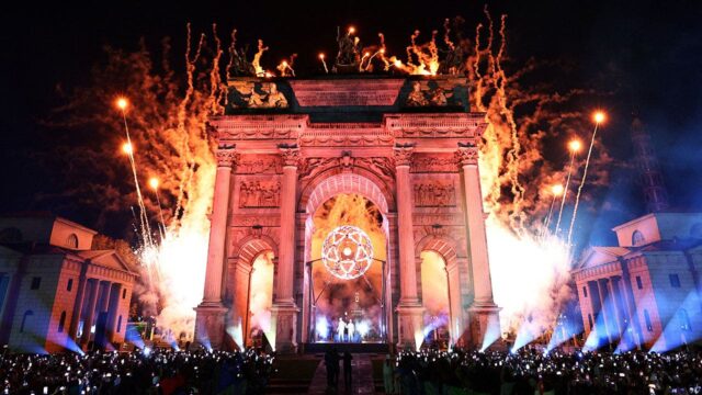 Itália aplaude fé e bandeira em Milão depois que o Itália aplaude fé e bandeira em Milão depois que o espetáculo olímpico 'acordado' de Paris gerou conflito cultural, dizem especialistas