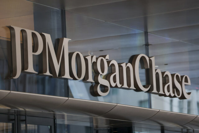 JPMorgan revisita previsão do Bitcoin após queda
