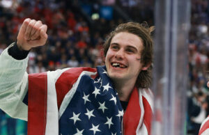 Jack Hughes, da equipe dos EUA, ‘orgulhoso de ser americano’ depois de marcar o gol do OT para vencer o Canadá e ganhar ouro Jack Hughes, da equipe dos EUA, 'orgulhoso de ser americano' depois de marcar o gol do OT para vencer o Canadá e ganhar ouro