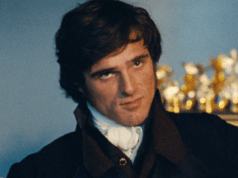 Jacob Elordi brincou sobre o método para obter cicatrizes do Morro dos Ventos Uivantes, depois sofreu um acidente estranho e foi hospitalizado com queimaduras de segundo grau Jacob Elordi brincou sobre o método para obter cicatrizes do Morro dos Ventos Uivantes, depois sofreu um acidente estranho e foi hospitalizado com queimaduras de segundo grau