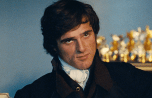 Jacob Elordi brincou sobre o método para obter cicatrizes do Morro dos Ventos Uivantes, depois sofreu um acidente estranho e foi hospitalizado com queimaduras de segundo grau Jacob Elordi brincou sobre o método para obter cicatrizes do Morro dos Ventos Uivantes, depois sofreu um acidente estranho e foi hospitalizado com queimaduras de segundo grau