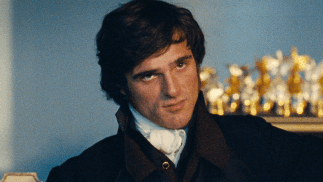 Jacob Elordi brincou sobre o método para obter cicatrizes do Morro dos Ventos Uivantes, depois sofreu um acidente estranho e foi hospitalizado com queimaduras de segundo grau
