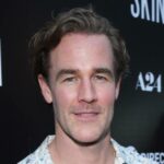 James Van Der Beek chora ao discutir o 'soco emocional' da perda da gravidez da esposa Kimberly Van Der Beek: 'Foi muita dor'