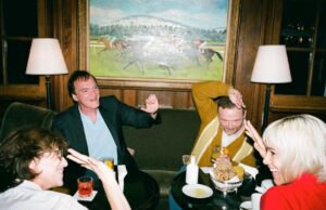 Jamie Adams na direção de Quentin Tarantino, Simon Pegg e Charlotte Gainsbourg em ‘Only What We Carry’ – e na filmagem do filme em seis dias (EXCLUSIVO) Jamie Adams na direção de Quentin Tarantino, Simon Pegg e Charlotte Gainsbourg em 'Only What We Carry' - e na filmagem do filme em seis dias (EXCLUSIVO)