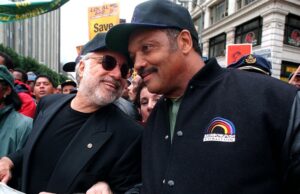 Jesse Jackson tinha carisma na tela. Mas quando ele travou uma guerra contra Hollywood, teve poucos resultados Jesse Jackson tinha carisma na tela. Mas quando ele travou uma guerra contra Hollywood, teve poucos resultados