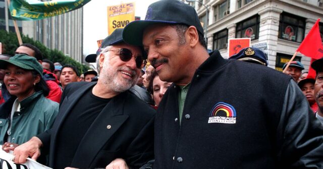 Jesse Jackson tinha carisma na tela. Mas quando ele travou Jesse Jackson tinha carisma na tela. Mas quando ele travou uma guerra contra Hollywood, teve poucos resultados