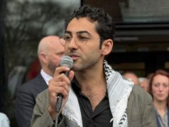 Juiz de imigração dos EUA rejeita oferta de Trump para deportar Mahdawi, estudante de Columbia Juiz de imigração dos EUA rejeita oferta de Trump para deportar Mahdawi, estudante de Columbia