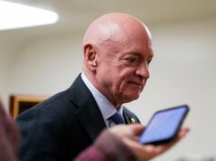 Juiz dos EUA impede administração Trump de punir senador Mark Kelly Juiz dos EUA impede administração Trump de punir senador Mark Kelly