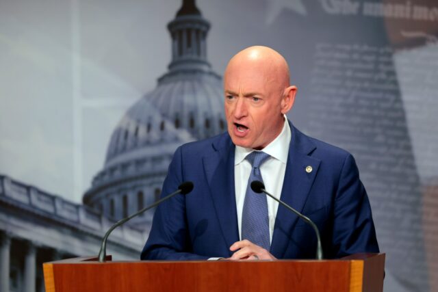 Juiz nomeado pelo Partido Republicano dá a Mark Kelly uma importante vitória jurídica sobre Pete Hegseth
