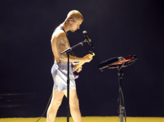 Justin Bieber se apresenta de cueca no Grammy Awards justin bieber principal getty