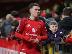 Kai Rooney rebate alegando que já recebeu uma oferta de novo contrato com o Man Utd Resgatar Kone