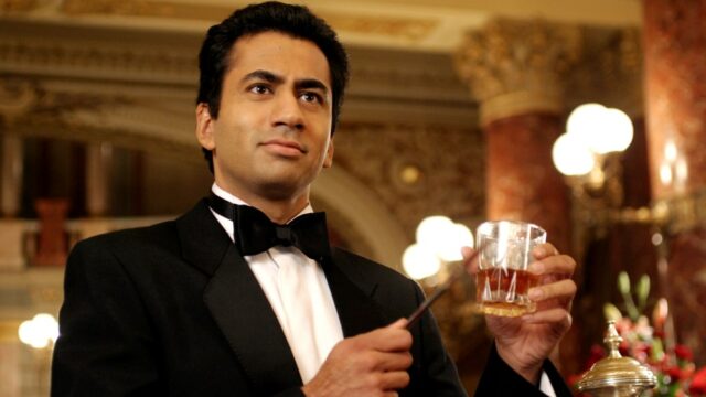 Kal Penn revela que ganhou o papel de 'Van Wilder' no Taj Mahal em vez de um ator branco em Brownface: 'Ele não tem permissão para conseguir esse papel'
