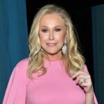 Creme Renovador de Pescoço RéVive Fermitif com protetor solar FPS 15.