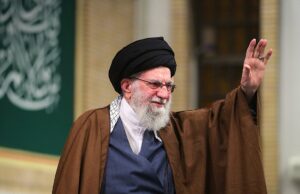 Khamenei do Irã fica longe das negociações enquanto JD Vance diz que a dinâmica torna a diplomacia “muito mais complicada” Khamenei do Irã fica longe das negociações enquanto JD Vance diz que a dinâmica torna a diplomacia “muito mais complicada”