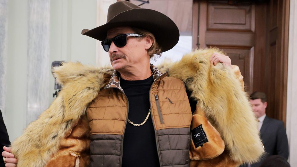 Kid Rock prevê que Deus irá ‘cortar’ jornalistas por reportarem (com precisão) que ele está cobrando até US$ 5.000 por ingressos de turnê
