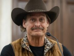 Kid Rock será a atração principal do programa do intervalo do Super Bowl dos EUA, Turning Point, oferecendo uma alternativa ao Bad Bunny ‘para quem ama a América’ Kid Rock será a atração principal do programa do intervalo do Super Bowl dos EUA, Turning Point, oferecendo uma alternativa ao Bad Bunny 'para quem ama a América'