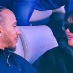 Kim Kardashian e Lewis Hamilton fizeram sua primeira apresentação pública conjunta no Super Bowl LX no domingo