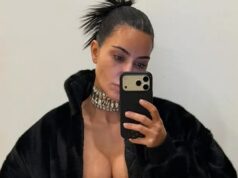 Kim Kardashian mostra decote em top profundo e mais fotos de estrelas Kim Kardashian mostra decote em top profundo e mais fotos de estrelas