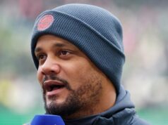 Kompany critica Mourinho por comentários sobre racismo de Vinicius Kompany critica Mourinho por comentários sobre racismo de Vinicius