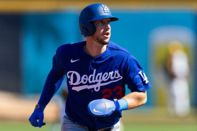 Kyle Tucker faz a estreia dos Dodgers na primavera na O defensor externo dos Dodgers, Kyle Tucker