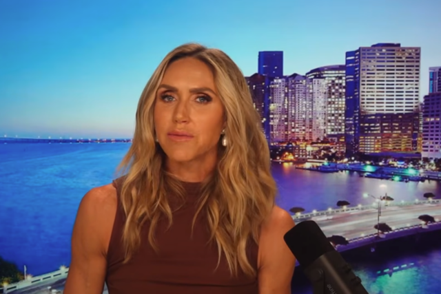 A nora de Donald Trump, Lara Trump, disse que tem um discurso pronto para informar os americanos sobre a existência potencial de vida alienígena (Pod Force One)