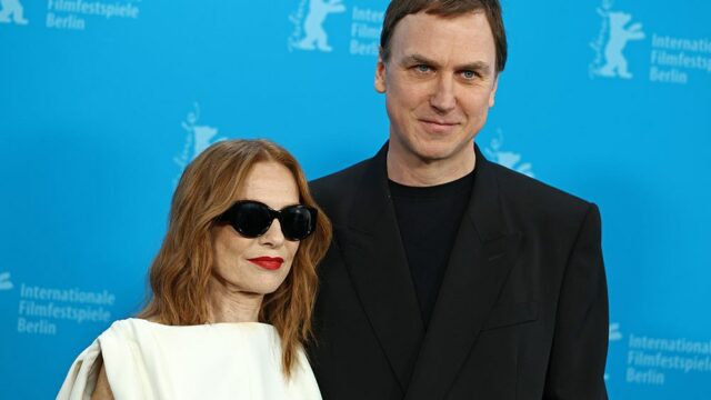 Lars Eidinger queria o papel de vampiro de Isabelle Huppert em 'The Blood Countess': mas 'Acontece que eu era o terapeuta do vampiro!'
