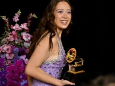 Laufey reflete sobre homenagear Mariah Carey com tributo jazzístico ‘It’s Like That’: ‘Isso é um padrão agora’ Laufey reflete sobre homenagear Mariah Carey com tributo jazzístico 'It's Like That': 'Isso é um padrão agora'