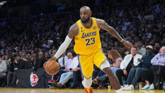 LeBron James ficará de fora do Lakers x Spurs e estará fora de consideração para a 22ª honraria da NBA

