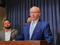 Legisladores estaduais oferecem respostas partidárias ao discurso orçamentário de Pritzker Yahoo news home