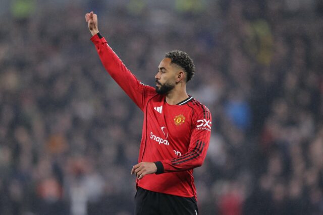 Leny Yoro e Matheus Cunha mandam mensagens aos torcedores do Leny Yoro e Matheus Cunha mandam mensagens aos torcedores do Man Utd após vitória por 1 a 0 sobre o Everton