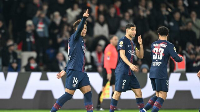 Ligue 1 2025-26: PSG vence Metz e volta ao topo da classificação após derrota do Lens para o Mônaco
