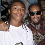 Lil Jon anunciou a trágica morte de seu filho, DJ Young Slade (L), aos 27 anos na sexta-feira. “Estou extremamente de coração partido pela trágica perda de nosso filho, Nathan Smith”, disse o rapper, de 55 anos, em comunicado ao Daily Mail. 'A mãe dele, Nicole Smith, e eu estamos arrasados'