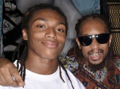 Lil Jon anuncia que o filho DJ Young Slade morreu aos 27 anos depois que o corpo foi recuperado do lago da Geórgia Lil Jon anunciou a trágica morte de seu filho, DJ Young Slade (L), aos 27 anos na sexta-feira. “Estou extremamente de coração partido pela trágica perda de nosso filho, Nathan Smith”, disse o rapper, de 55 anos, em comunicado ao Daily Mail. 'A mãe dele, Nicole Smith, e eu estamos arrasados'