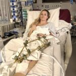 Lindsey Vonn passou pela quarta operação na perna quebrada no hospital na Itália no sábado
