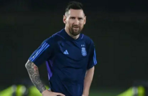 Lionel Messi sofre distensão no tendão antes da estreia do Inter Miami Lionel Messi sofre distensão no tendão antes da estreia do Inter Miami