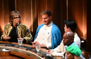 Lisa Rinna diz que ‘Karma está chegando’ para Rob em ‘The Traitors’, aborda o polêmico comentário de Colton Underwood: ‘Ele queria uma dona de casa, então eu dei a ele uma dona de casa’ Lisa Rinna diz que 'Karma está chegando' para Rob em 'The Traitors', aborda o polêmico comentário de Colton Underwood: 'Ele queria uma dona de casa, então eu dei a ele uma dona de casa'