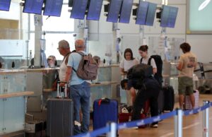 Lista de companhias aéreas que cancelaram voos para Dubai e Qatar após ataques dos EUA ao Irã Lista de companhias aéreas que cancelaram voos para Dubai e Qatar após ataques dos EUA ao Irã