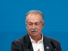 Liveris dobra promessa de custo das Olimpíadas e sacode lata para patrocinadores dos EUA Michael Koziol