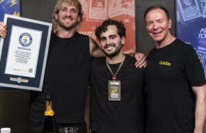 Logan Paul vende card Pokémon raro por preço recorde para o filho de Anthony Scaramucci Logan Paul vende card Pokémon raro por preço recorde para o filho de Anthony Scaramucci