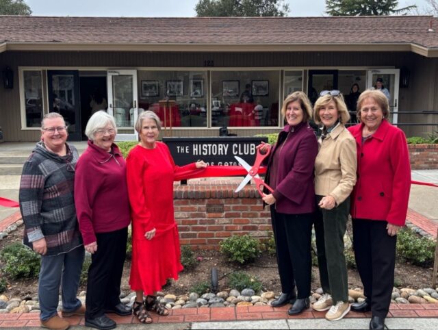 Los Gatos reúne: filmes, música e impulso para uma comunidade Los Gatos reúne: filmes, música e impulso para uma comunidade mais forte