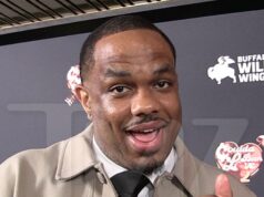 Lou Young incentiva os homens a não gastarem o aluguel de presentes caros do Dia dos Namorados 021226_lou_young_kal