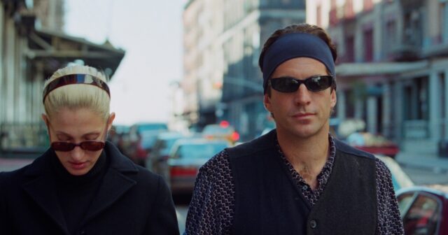 'Love Story': a verdadeira história da luta explosiva de JFK Jr. e Carolyn Bessette em um parque de Nova York
