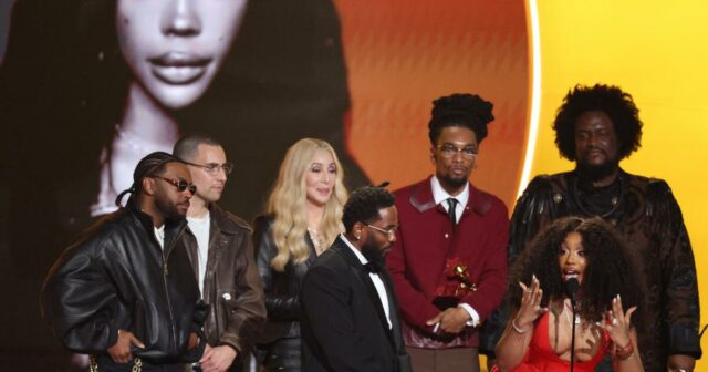'Luther', de Kendrick Lamar e SZA, ganha Grammy de gravação 'Luther', de Kendrick Lamar e SZA, ganha Grammy de gravação do ano